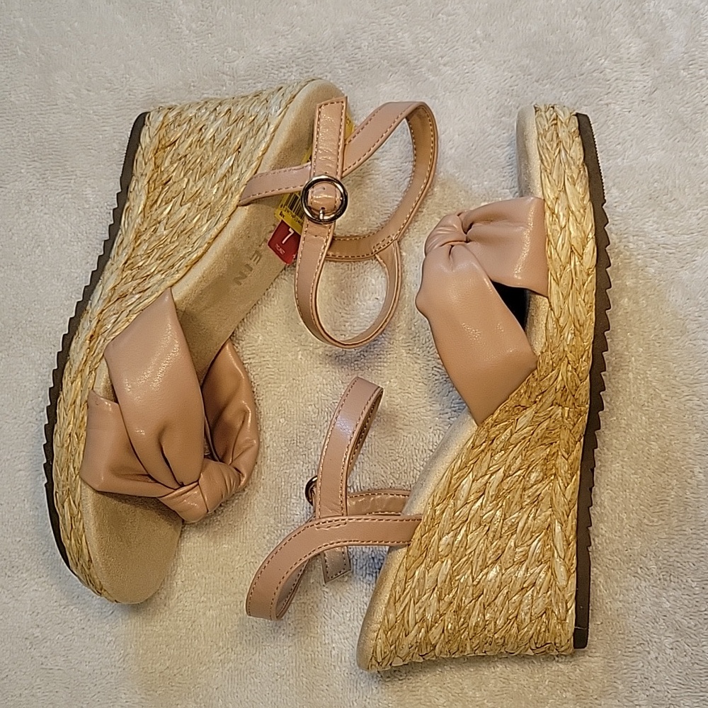 Anne Klein "Wheatley" Women's Nude Espadrille Wedge Sandals, NWT - Picture 5 of 10